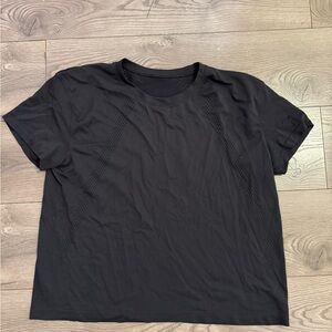 Lululemon Women's Black Top Athletic Short Sleeve Size 14